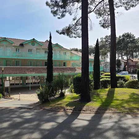 Domaine Du Golf Avec Piscine